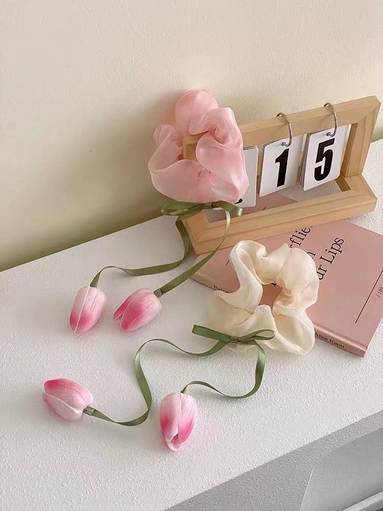Tulips Scrunchy