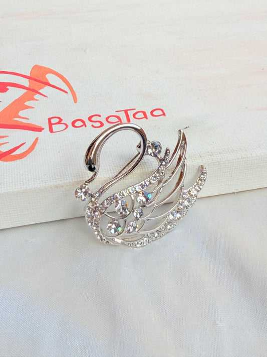 Royal Silver Swan Pin