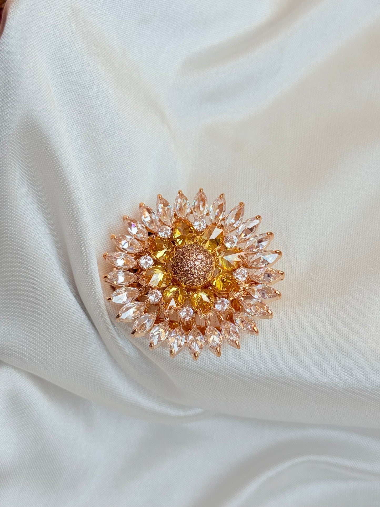 Daisy Gold Brooch