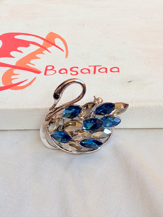 Grayish & Blue Swan Pin