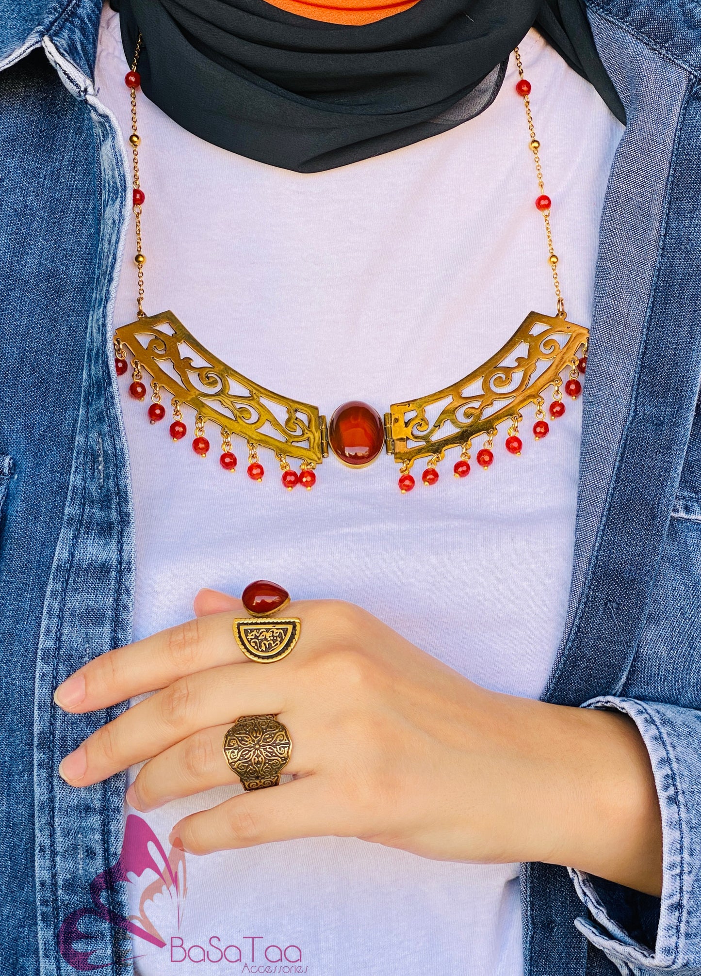 Brown Agate Arabic Design Necklace