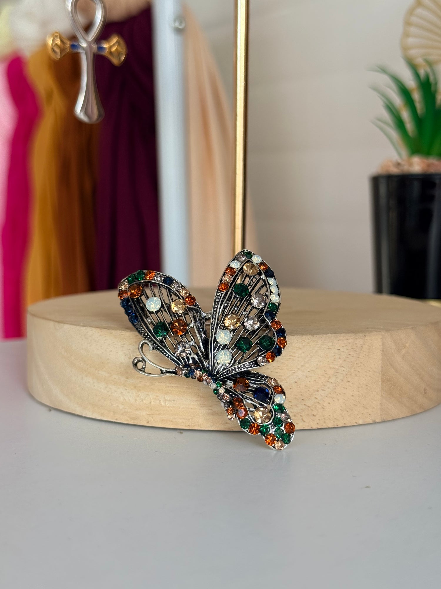 BaSaTaa’s Brooch
