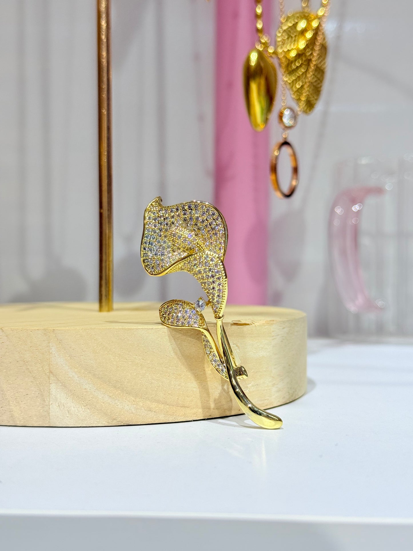 Graceful Touch Brooch