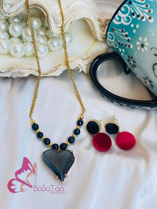 Black heart necklace