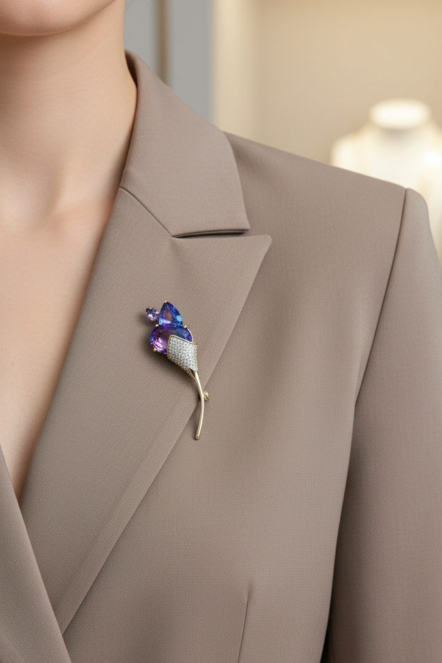 Delia Brooch