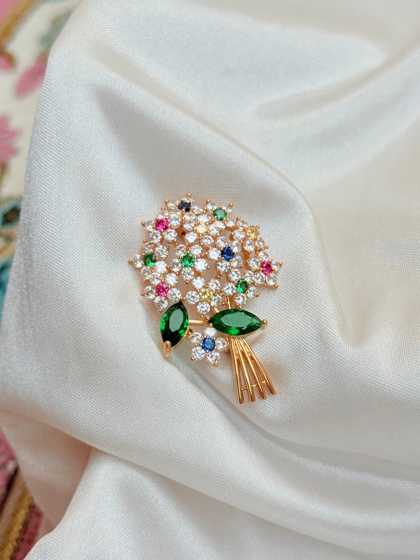 Cream Glow Brooch
