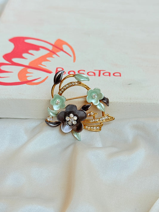 Delicate Lady Pin