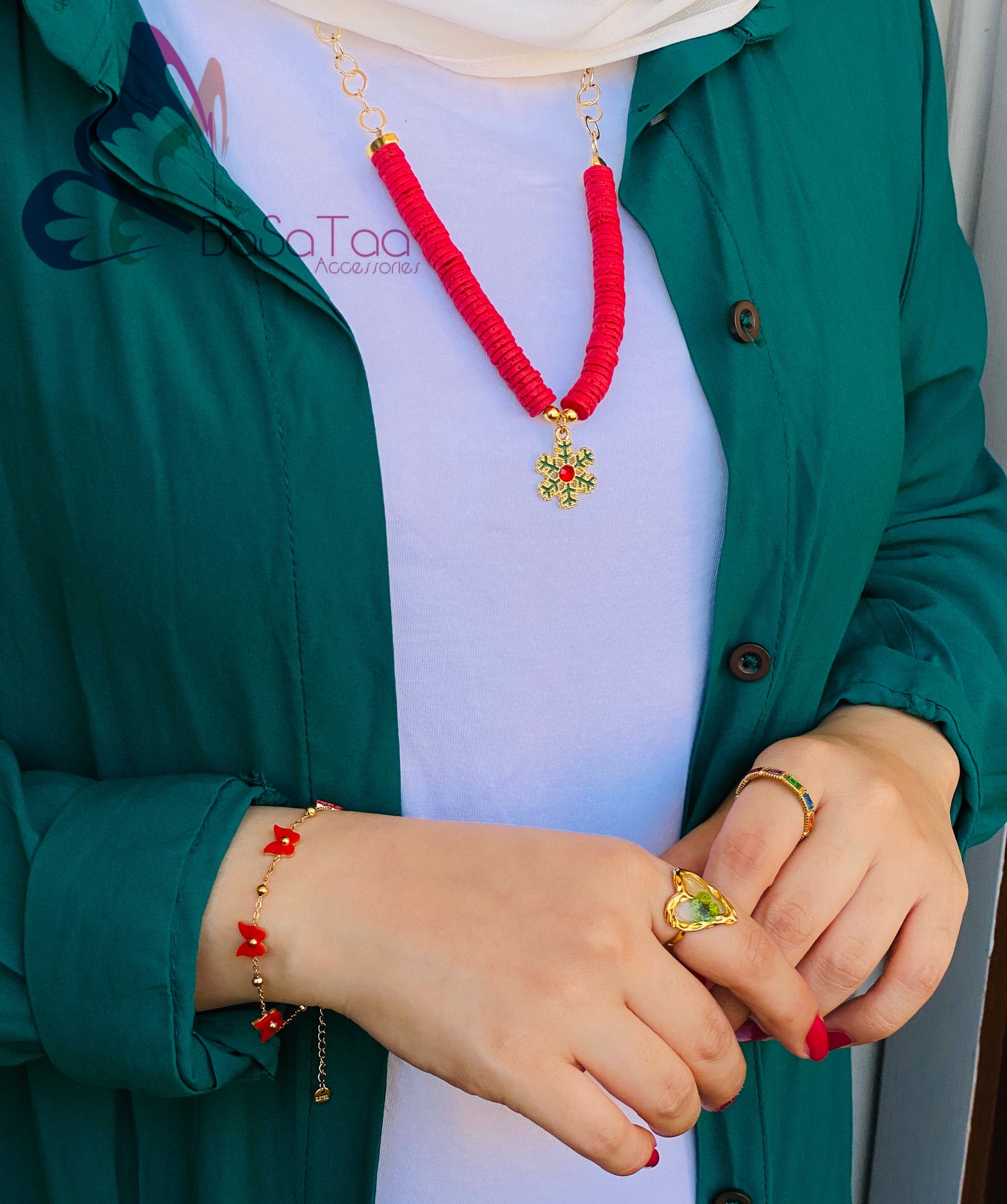 Red N Green Snow Flake Necklace