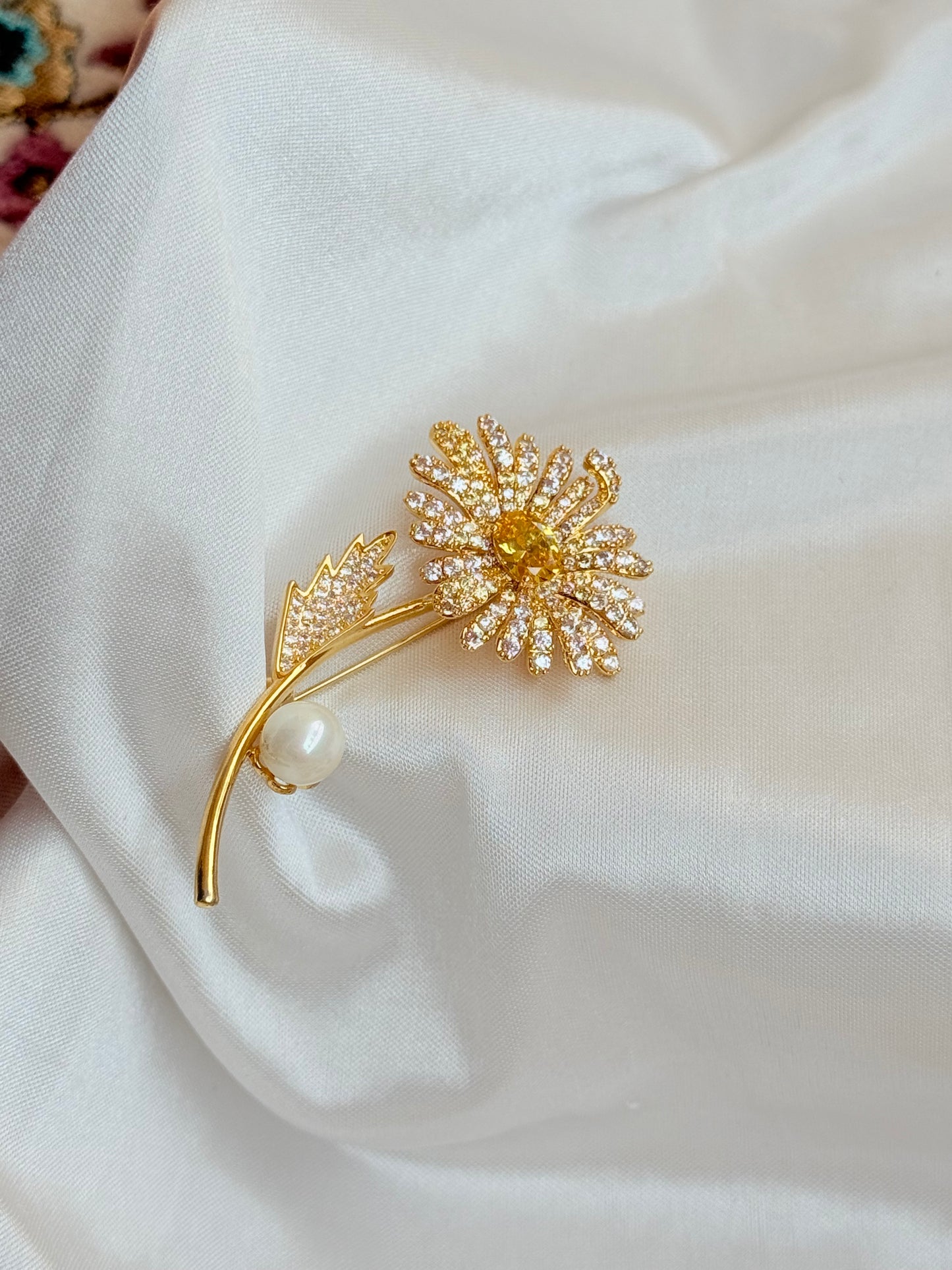 Amber Kiss Brooch