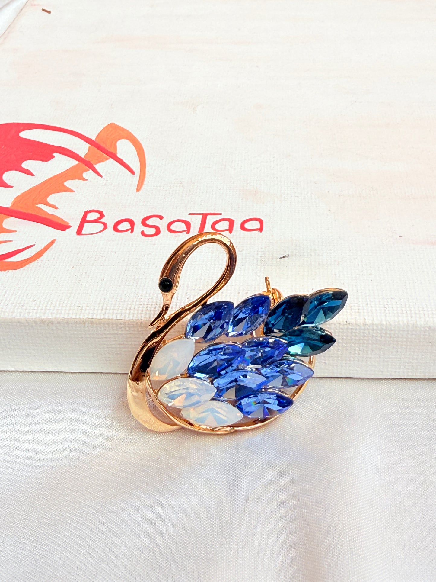 Golden Blue Swan Pin