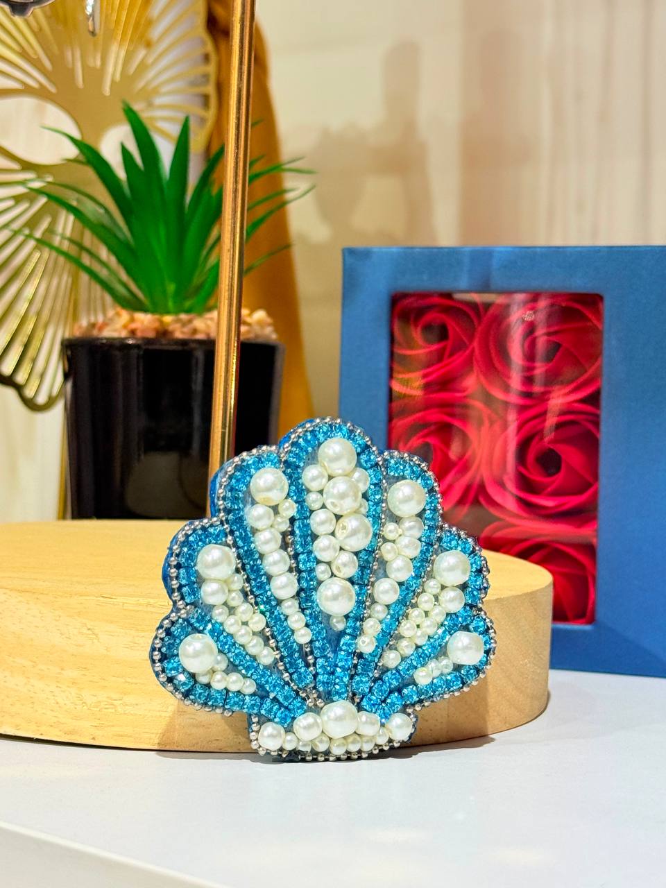Magnit Brooche