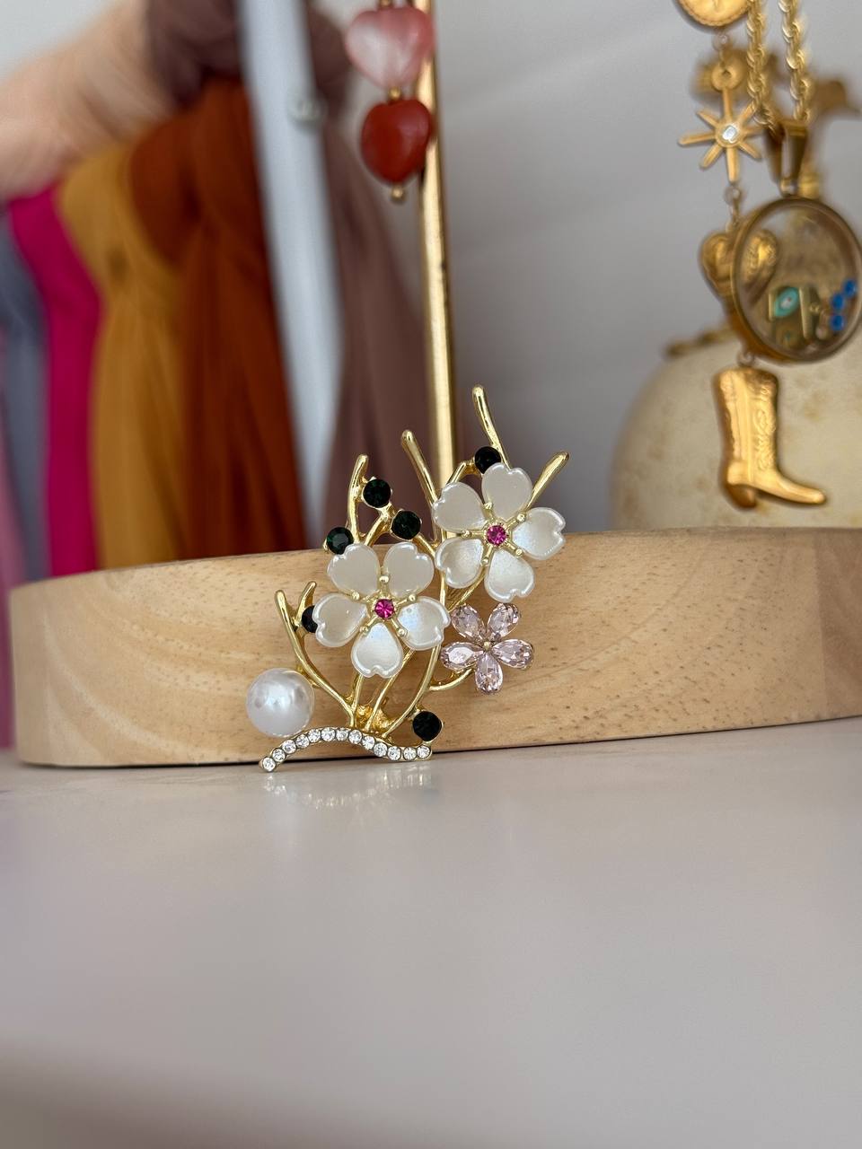 Nacra Brooch